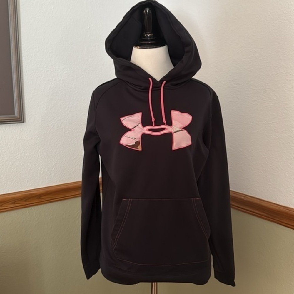 Under Armour Cold Gear Semi-Fitted black & pink Real Tree Hoodie Medium